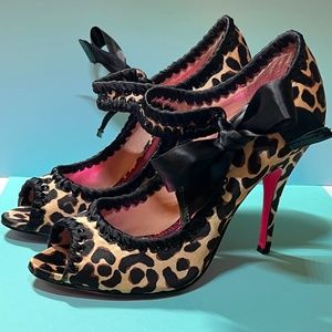 Betsy Johnson Leopard Mary Jane Size 7